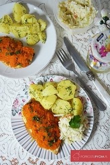 Pieczony kurczak pod marchewkową pierzynką