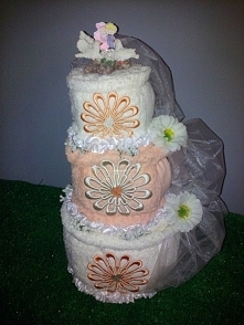 Tort z ręczników, idealne jako prezent na ślub :-) zapraszam na tablice po wiecej pomysłów na prezent :-)