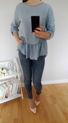 Bluzka z falbanką;)