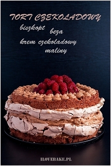 Tort czekoladowy z bezą i malinami