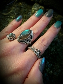 rings & nails