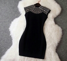 hej dziewczyny !! Może któraś z was natknęła się na tą sukienkę i orientujecie się gdzie ją można kupić