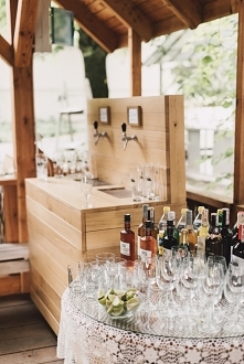 Na weselu Eweliny i Marcina w pięknej scenerii!
Bar piwny: Beer Freak - mobilny bar piwny
Zdjęcie: Cuda Niewidy
Miejsce: Mieszko i Jagienka