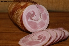 Boczek wędzony rolowany