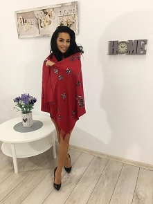 Elegancki szal z wełnianymi...