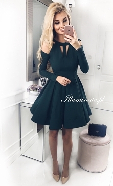 Cudowna sukienka w kolorze butelkowej zieleni z kolekcji Illuminate <3