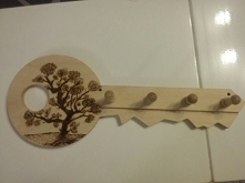 Wieszak na klucze wypalany pirografem