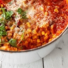 Zapiekanka z kurczakiem, ryżem i kukurydzą