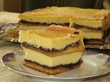 Sernik pieczony w biszkopcie z polewą