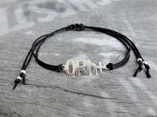 Srebrne bransoletki z twoją grupą krwi. Kolor sznureczka do wyboru. 
Zapraszam.