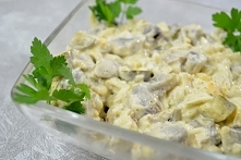 Sałatka pieczarkowa z jajkiem i ogórkiem konserwowym   film