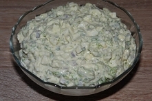 Pasta jajeczna z brokułem