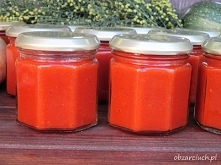 ketchup z pomidorów i cukinii