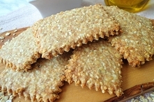 Z cyklu: Dla dzieci - Razowe krakersy z płatkami owsianymi i sezamem (Cracker integrali ai fiocchi di avena e sesamo)