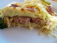 Łazanki z kapustą i białką kiełbasą wersja zapiekana.