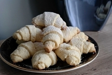 Kruche rogaliki z nadzieniem