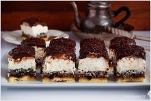 CIASTO PIJAK
SKŁADNIKI NA BISZKOPT:
3 jajka, temp. pokojowa
1/2 szklanki cukru
1/2 szklanki mąki tortowej
1 łyżeczka mąki ziemniaczanej
szczypta soli
SKŁADNIKI NA CIASTO MAKOWO-...