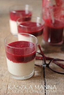 Kaszka manna z musem owocowym