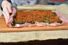 Rolada ze schabu ze szpinakiem – składniki
1 – 1,20 schabu
łyżka masła (najlepiej klarowanego)
1 duża cebula
1 opakowanie szpinaku w liściach (ok. 400 g)
4 ząbki czosnku
pół łyż...