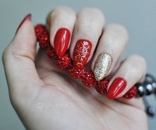 Również paznokcie mogą przypominać nam o Świętach:)