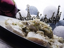 Dziś na blogu przepis na pysznego  i wręcz nietuzinkowego śledzia w śmietanie.