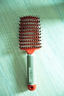 Rewelacyjna szczotka do włosów z Aliexpress za ok 12zł. Link i recenzja po kliknięciu w zdjęcie :)