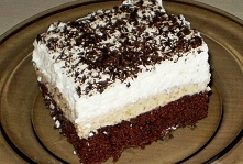 Pyszne ciasto z colą i masą herbatnikowo-orzechową