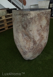 Stojąca umywalka z kamienia polnego – umywalka z otoczaka o jednakowej wysokości 90 cm ma zawsze inną średnicę, kolor i kształt. Stojące umywalki z kamienia polnego otoczak prod...