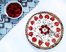 Pyszna jogurtowa tarta z owocami. Idealna na lato, orzeźwiająca i zdrowa