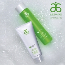 FC5 Zestaw pod prysznic
Weź prysznic energii. Zestaw zawiera Odżywczy szampon i Odżywkę do włosów do codziennej pielęgnacji oraz orzeźwiający płyn do mycia ciała.