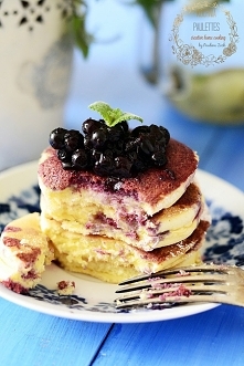 PLACUSZKI BUDYNIOWE SKŁADNIKI~~ jaja 2 sztuki cukier puder 2 łyżki mąka 3 łyżki budyń waniliowy lub inny smak 1 opakowanie olej rzepakowy 2 łyżki proszek do pieczenia 1/2 łyżecz...