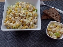 SZYBKA SAŁATKA Z POREM I KURCZAKIEM