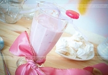 Koktajl poziomkowy z syrope...