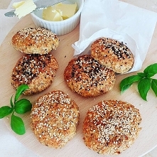 BUŁECZKI TWAROGOWE
✅200 g zmielonego twarogu (kostka)
✅jajko
✅1/2 szkl. płatków owsianych błyskawicznych
✅1/2 szkl. otrębów ✅2×łyżka siemienia lnianego ✅1/2łyżeczki pdp
✅sól him...