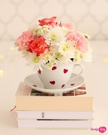 Kwiaty w filiżance diy - zobacz jak zrobić na twojediy.pl