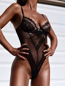 Low Cut Pierced Mesh Lace Lingerie
Rozmiar: S, M, L, XL
Kolor: white, black