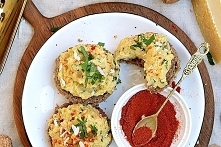 Pasta z ciecierzycy z wędzoną papryką i grana padano