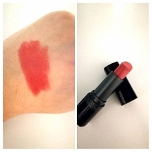 Matowa szminka True Colour (Matte Melon)

Szminka ta może do idealnych matów nie należy ale ja ją lubie za jej piękny kolor, trwałość jak na zwykłą szminkę i to że nie wysusza t...