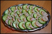 Ogórkowa przekąska - wspaniale się zaprezentuje na Twoim stole;D