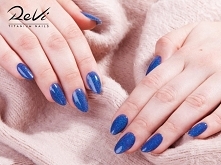 Pyłki i błyskotki od Revi dla moich tytanowych, niezniszczalnych paznokci <3