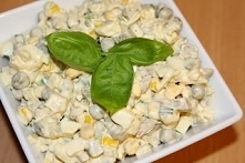 Sałatka z marynowanymi piec...