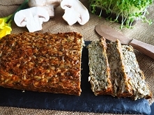 PASZTET PIECZARKOWY Z JAJKAMI