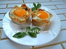 Babeczki z chleba tostowego z jajkiem sadzonym