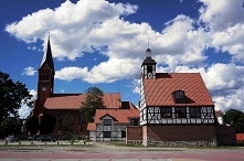 Kościół wybudowany w 24 godziny. To wierna kopia kościoła, który kiedyś stał w tym mieście. Do tego budowa kościoła w jeden dzień też już kiedyś była.