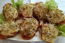 Schabowe z kiełkami rzodkiewki