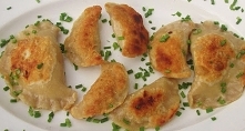 Pierogi czosnkowe z ziemniakami
