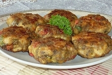 Kotlety siekane z dodatkami