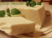 Ptasie mleczko • 1 opakowanie 500g gęstego serka homo (np. MILSA z Aldiego lub inny gęsty), • 1 pełna szklanka mleka skondensowanego light • 5 płaskich łyżek słodzika (Ksylitol)...