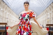 Szukasz sukienki na wesele? Śliczne modele dla każdej figury do 150 złotych