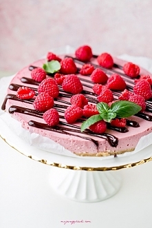 JAGLANY DESER NA ZIMNO Z MALINAMI